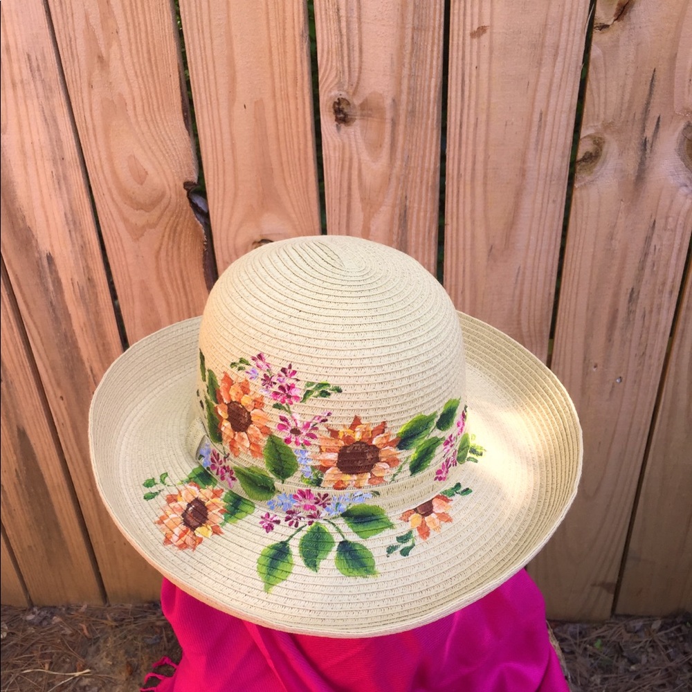 Hand painted bucket hat - Picture 2 of 4